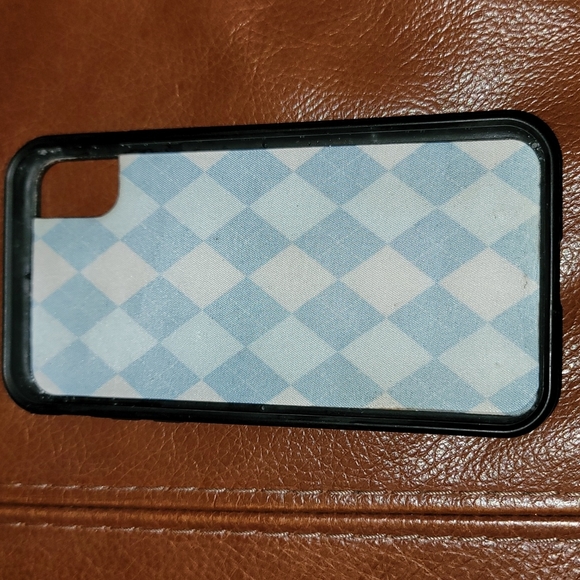 Good condition Wildflower Case for IPhone XR - Picture 4 of 6